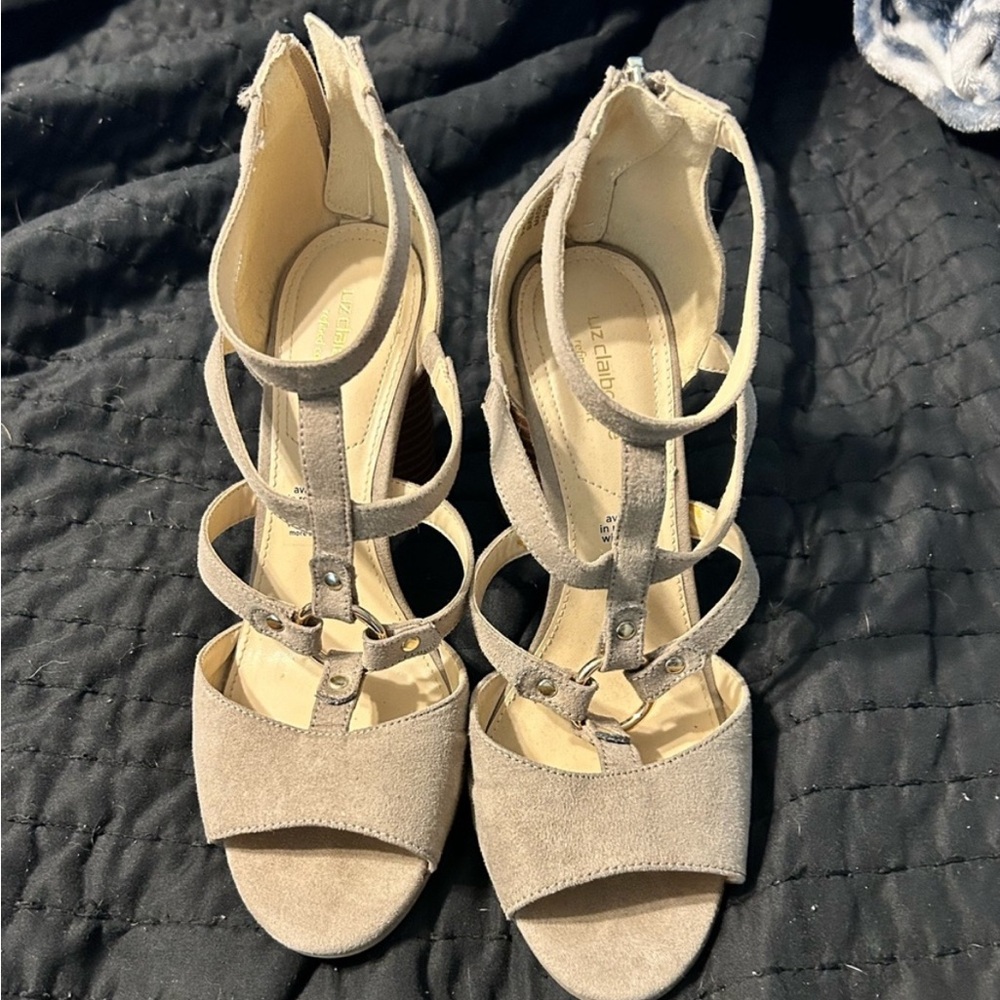 Liz Claiborne Tan and Gold Heels with Strappy Design